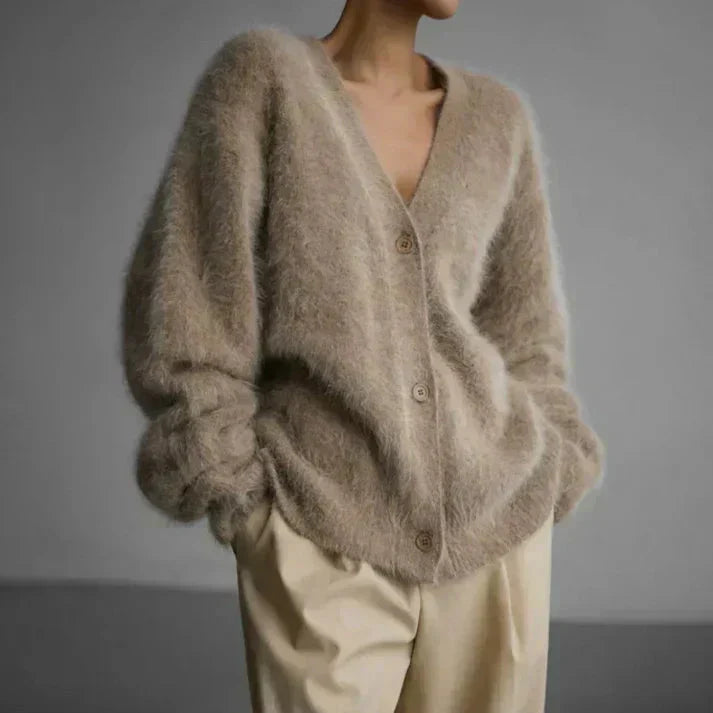 Heidi-Mode | Flauschiger Wollknopf-Strickpullover