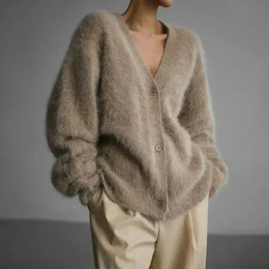 Heidi-Mode | Flauschiger Wollknopf-Strickpullover