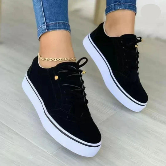Heidi-Mode | Karamellbraune Sneaker Isra
