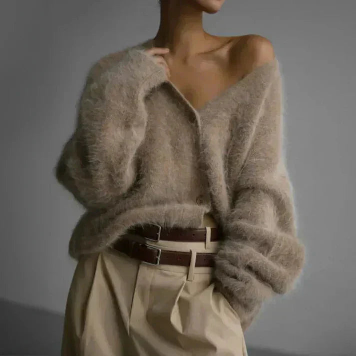 Heidi-Mode | Flauschiger Wollknopf-Strickpullover
