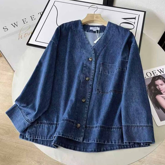 Heidi-Mode | Jeansjacke mit Spitzenausschnitt und Knöpfen