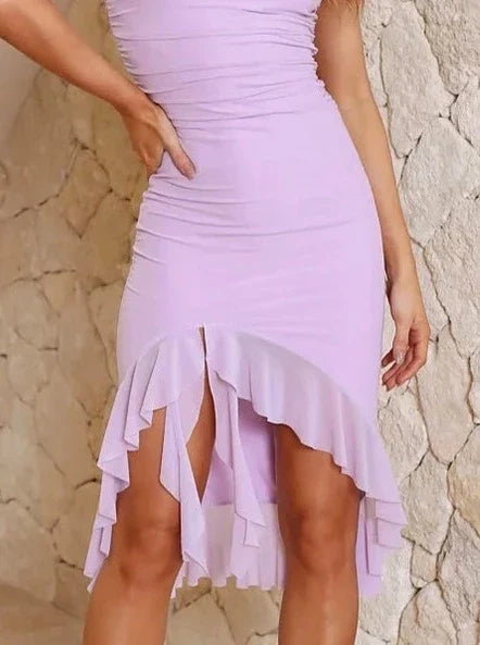 Hochwertiges, asymmetrisches Kleid mit Rüschen