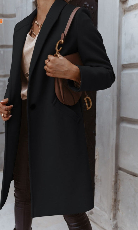 Heidi-Mode | Lange Wolljacke mit Klappen und Knöpfen