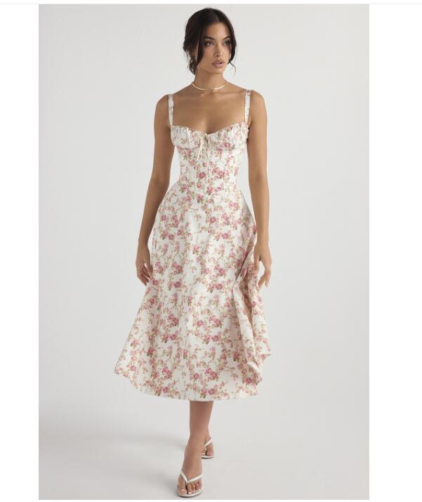 Trägerloses, tailliertes Kleid Success