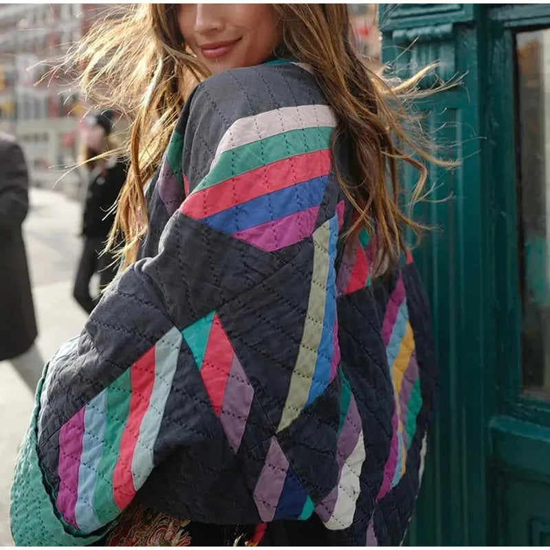 – Gesteppte Kimonojacke mit Regenbogenstreifen