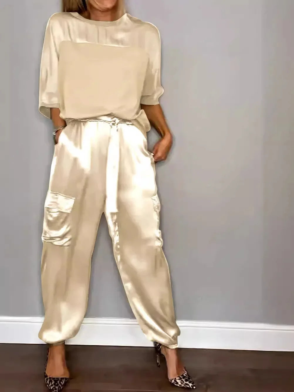 Heidi-Mode | Sommer Satin 2 Teilig Set Frauen Lässig Einfarbig 2 Teilig Outfit Halblange Ärmel Top Lockere Passform Hosen Set Zwei Teilige Set