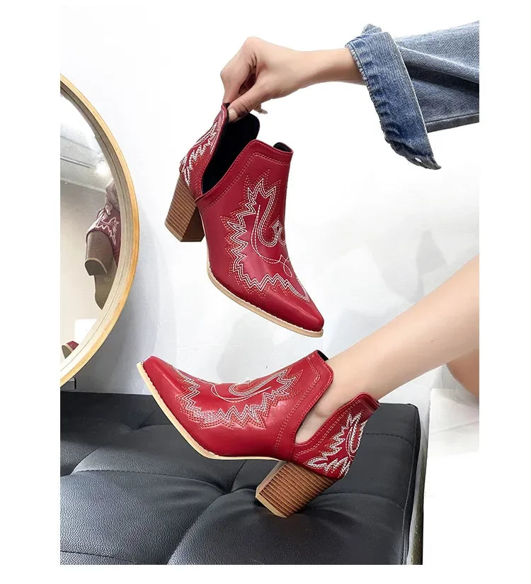 Heidi-Mode | Damen Westernstiefel mit Blockabsatz und Retro-Stickerei