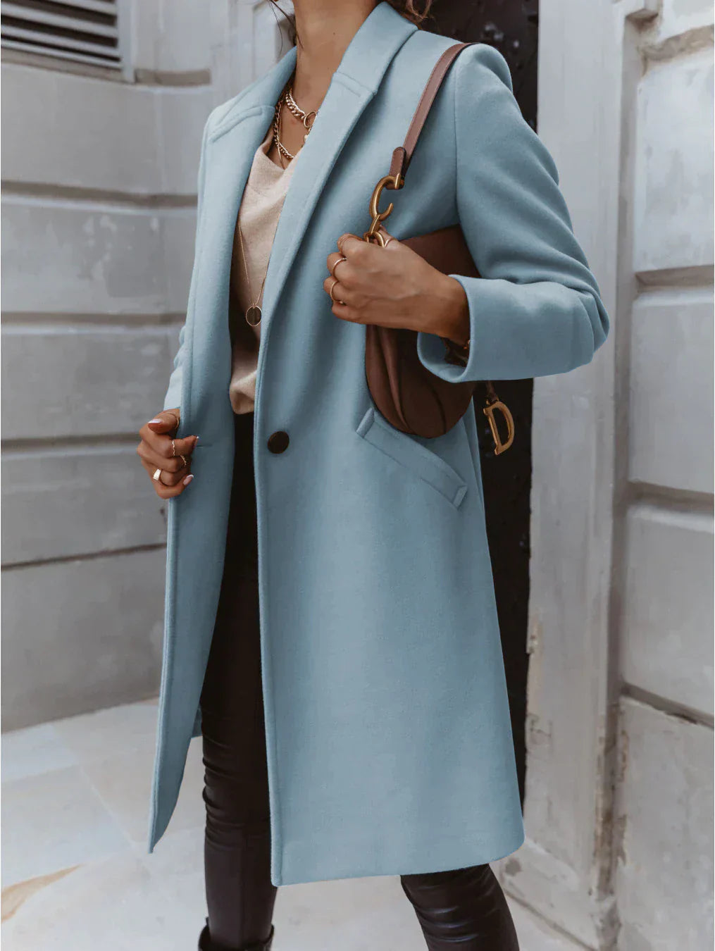 Heidi-Mode | Lange Wolljacke mit Klappen und Knöpfen