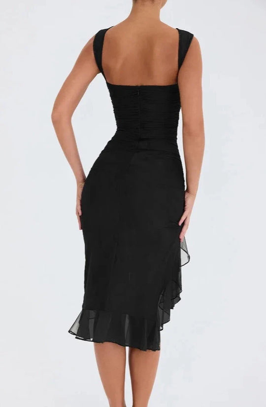 Hochwertiges, asymmetrisches Kleid mit Rüschen