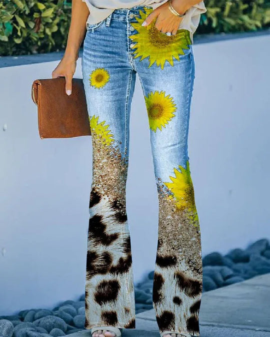 Modische Jeans mit einem floralen Muster