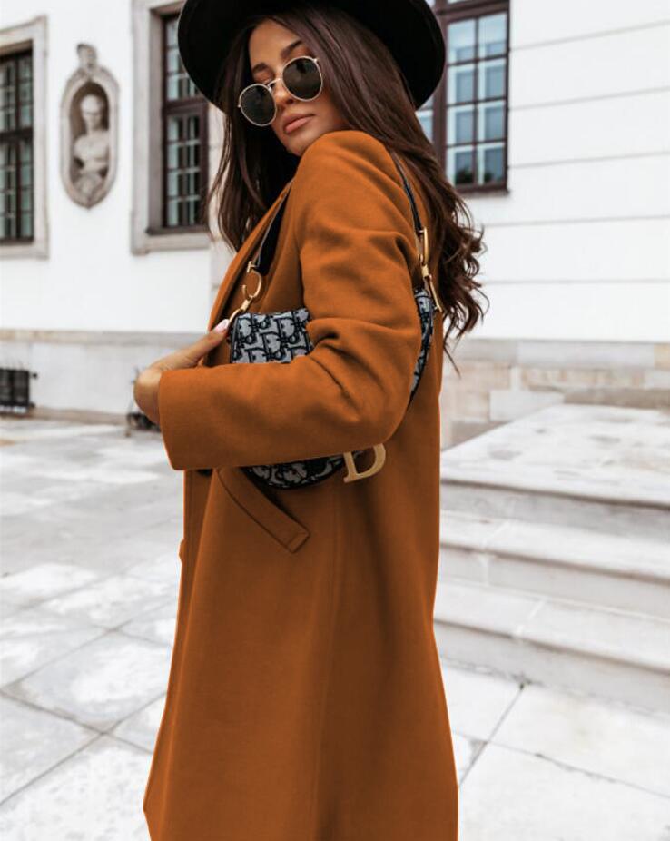 Heidi-Mode | Lange Wolljacke mit Klappen und Knöpfen