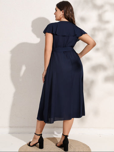 Wickelkleid mit kurzen Ärmeln und V-Ausschnitt (Plus Size)