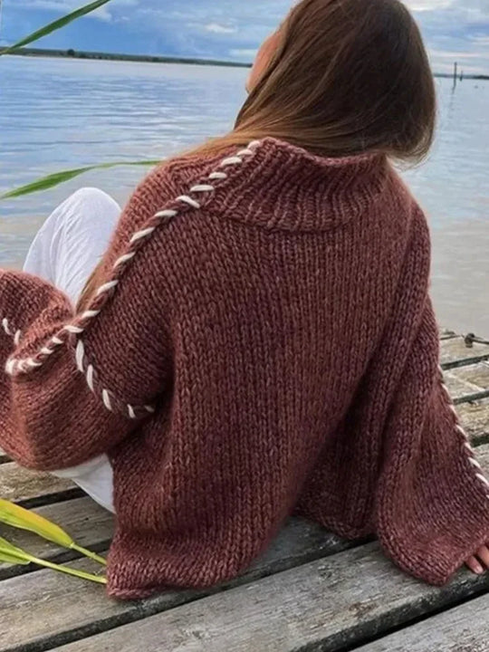 Großer gestrickter Pullover