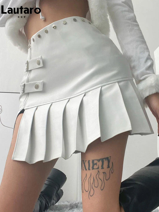 Heidi-Mode | Lautaro Frühling Sommer Sexy Retro Weiß Schwarz Pu Leder Mini Gefalteter Rock Damen Reißverschluss Niet Seiten Schlitz Kurz Designer Kleidung