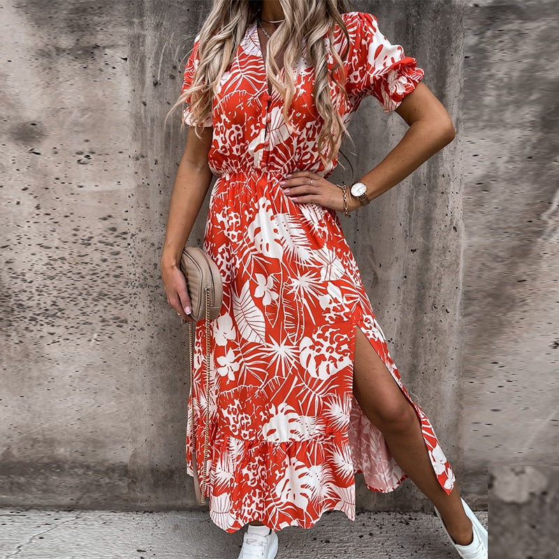 Heidi-Mode | Lässiges Maxikleid mit Seitenschlitz und Großem Blumenmuster Unten
