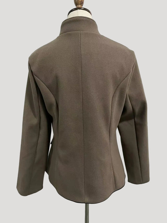 Heidi-Mode | Mehrknopf Damenjacke aus Wolle mit Farbkombination