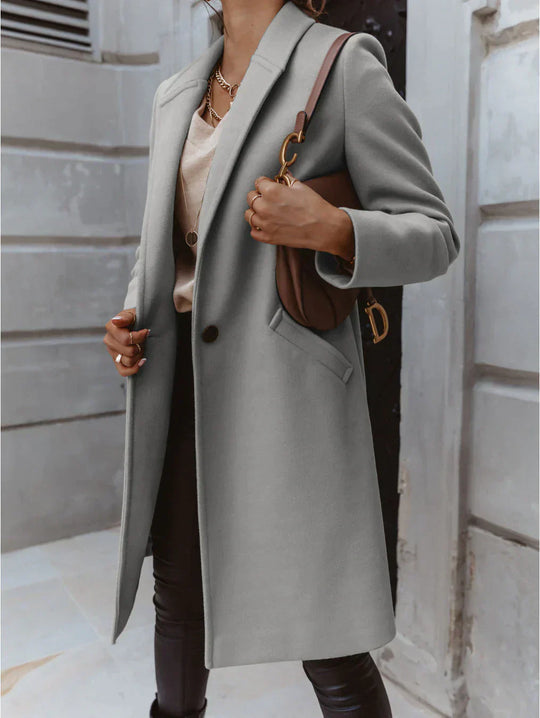 Heidi-Mode | Lange Wolljacke mit Klappen und Knöpfen