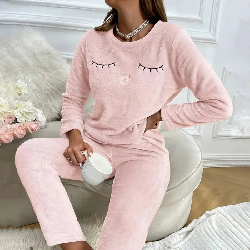 Heidi-Mode | Gemütliches Pyjama Satz mit Langen Ärmeln und Gesticktem Wimpern Drucken