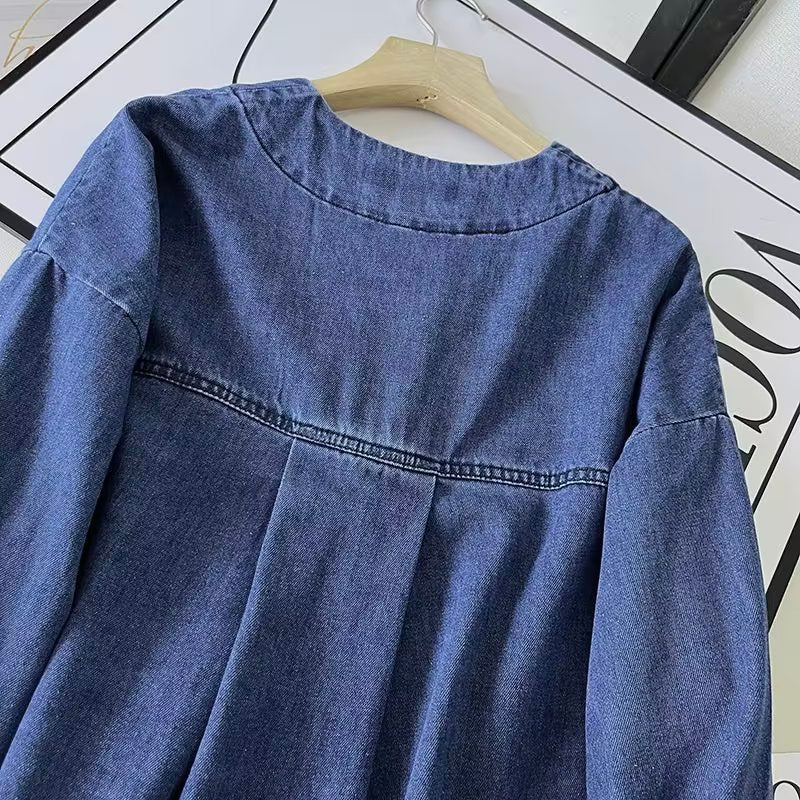 Heidi-Mode | Jeansjacke mit Spitzenausschnitt und Knöpfen