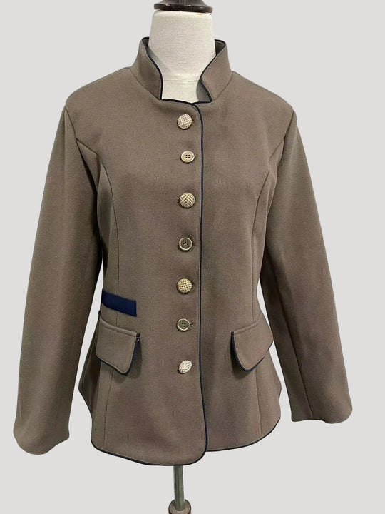 Heidi-Mode | Mehrknopf Damenjacke aus Wolle mit Farbkombination