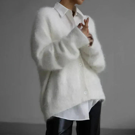 Heidi-Mode | Flauschiger Wollknopf-Strickpullover