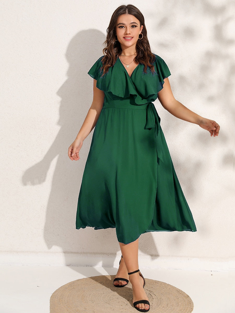 Wickelkleid mit kurzen Ärmeln und V-Ausschnitt (Plus Size)