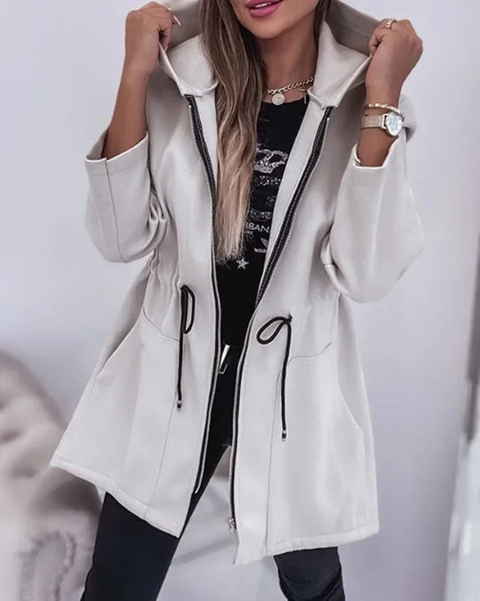 Heidi-Mode | Frühlingsjacke mit Kapuze und plissiertem Bund