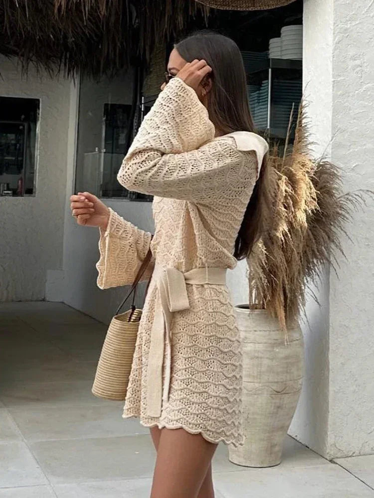 Heidi-Mode | Gestrickter, Ausgeschnittener Badeanzug mit Sommerlicher Strandtunika Merkita