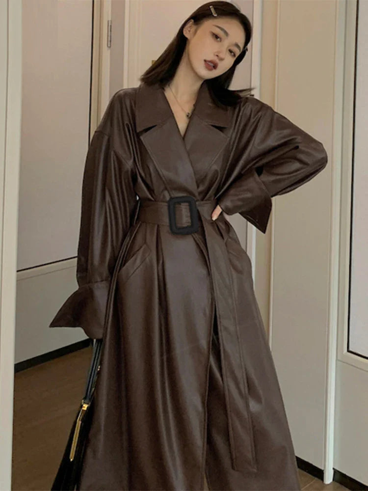 Heidi-Mode | Lautaro Lang Übergrößen Leder Trenchcoat für Frauen Lange Ärmel Revers Lose Passform Herbst Stilvolles Schwarzes Damenbekleidung Streetwear