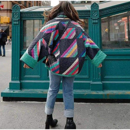 – Gesteppte Kimonojacke mit Regenbogenstreifen