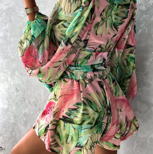 Sommerliches Blumenkleid für einen verführerischen Boho-Look