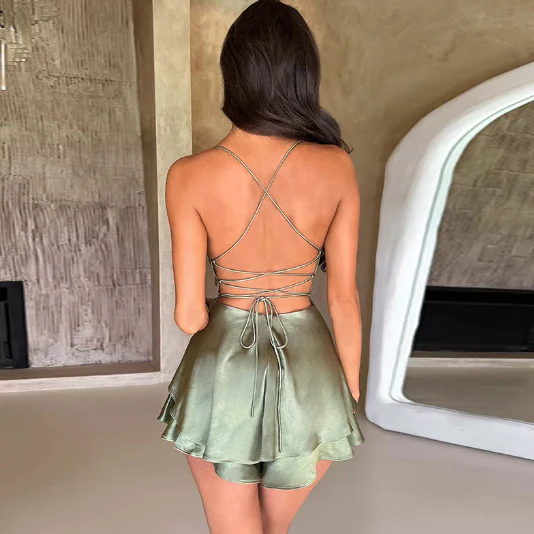 Weiße Satin-Kleid mit Offenem Rücken