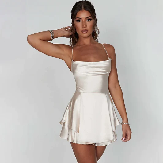 Weiße Satin-Kleid mit Offenem Rücken