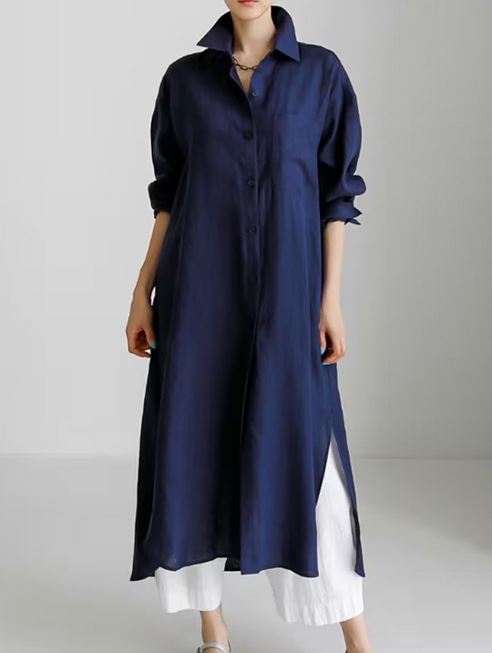 Modische leichte Hemdkleid