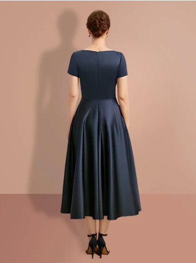 elegante schwarze Midi-Kleid