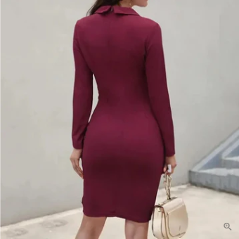 elegante cocktailkleid mit Knöpfen