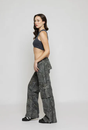 Heidi-Mode | Niedrig taillierte Cargo-Hose Braun Camo