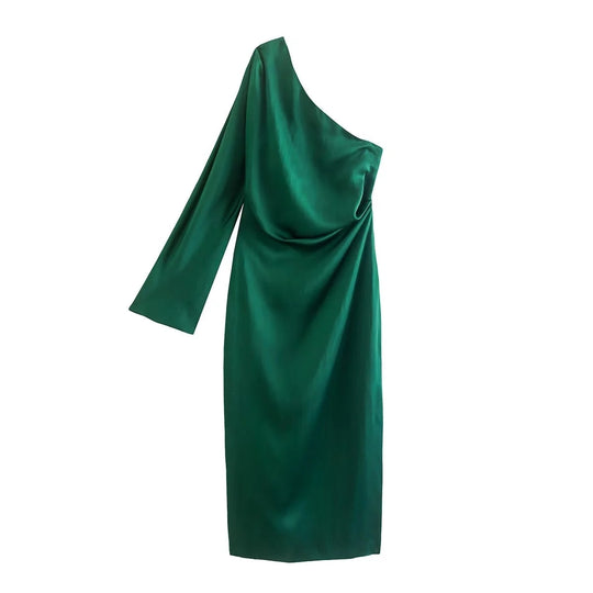 Elegantes Kleid mit schrägem Ausschnitt und Oberspalt für Damen