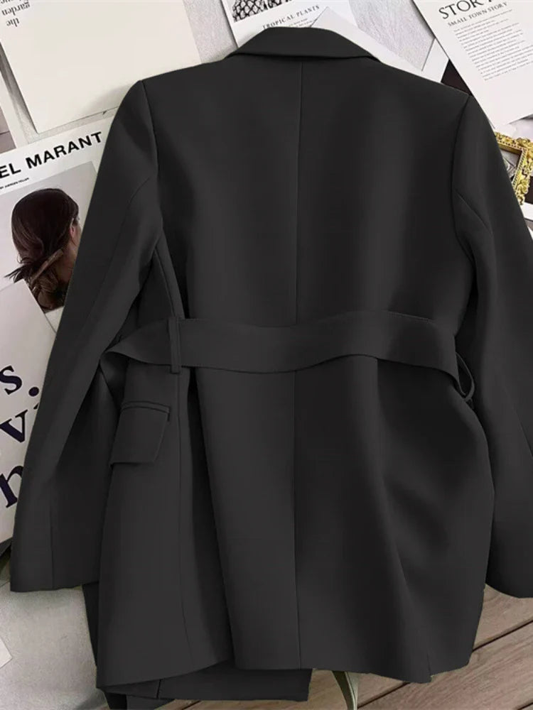 Heidi-Mode | Stilvolle Blazer mit Gürtel für Einen Modernen Look