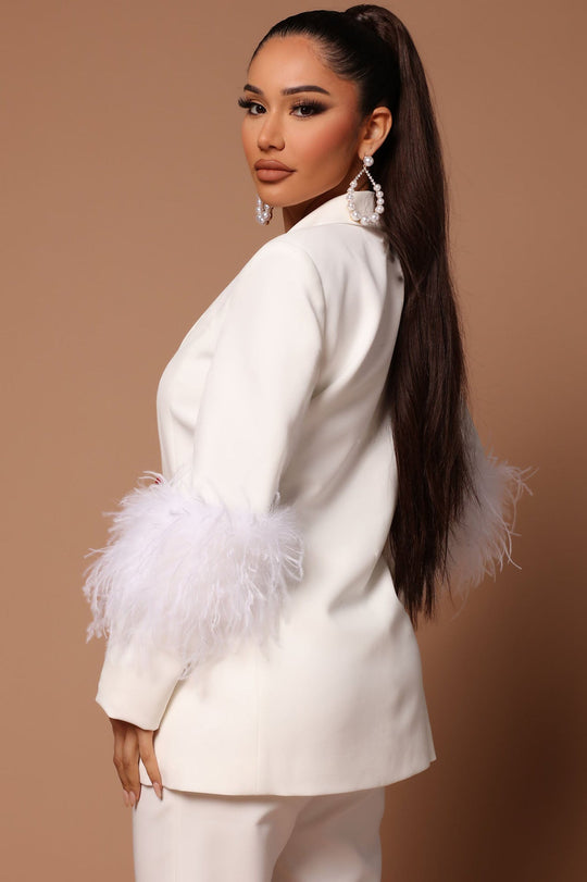 Heidi-Mode | Blazer mit Federn und Hose Set für Frauen