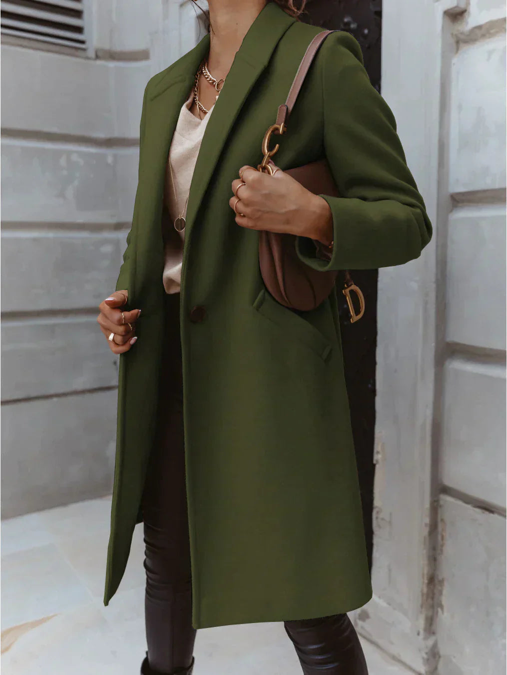 Heidi-Mode | Lange Wolljacke mit Klappen und Knöpfen