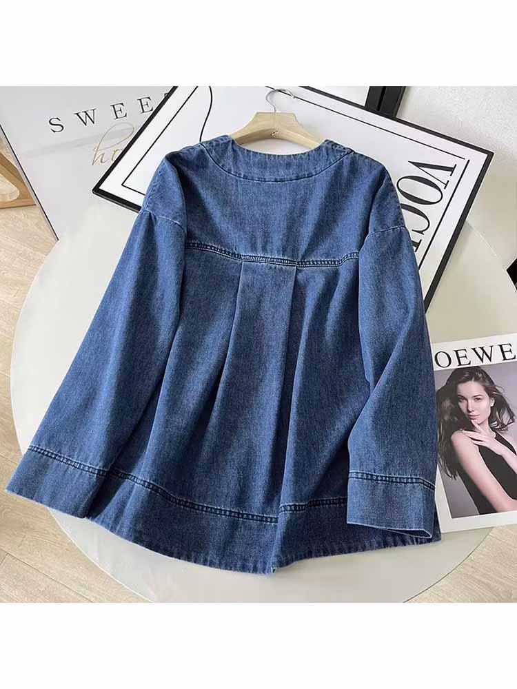 Heidi-Mode | Jeansjacke mit Spitzenausschnitt und Knöpfen