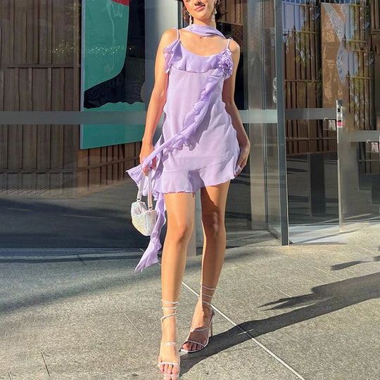 Luftiges mintgrünes Kleid mit Rüschenschichten