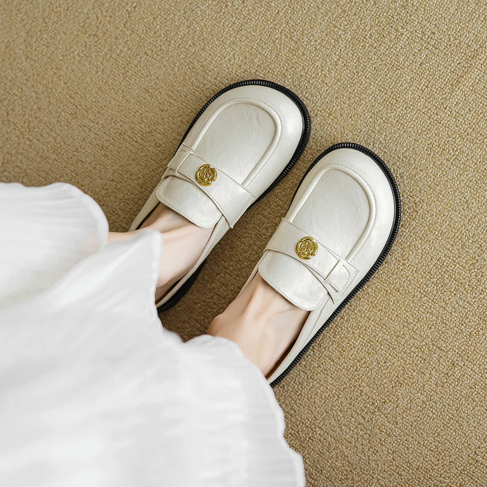 Heidi-Mode | Frühling Neue Frauen Flache Slipper Britischer Stil Schwarz Metall Dekoration Damen Freizeit Mules Arbeit und Outdoor Kleidung Große Größe