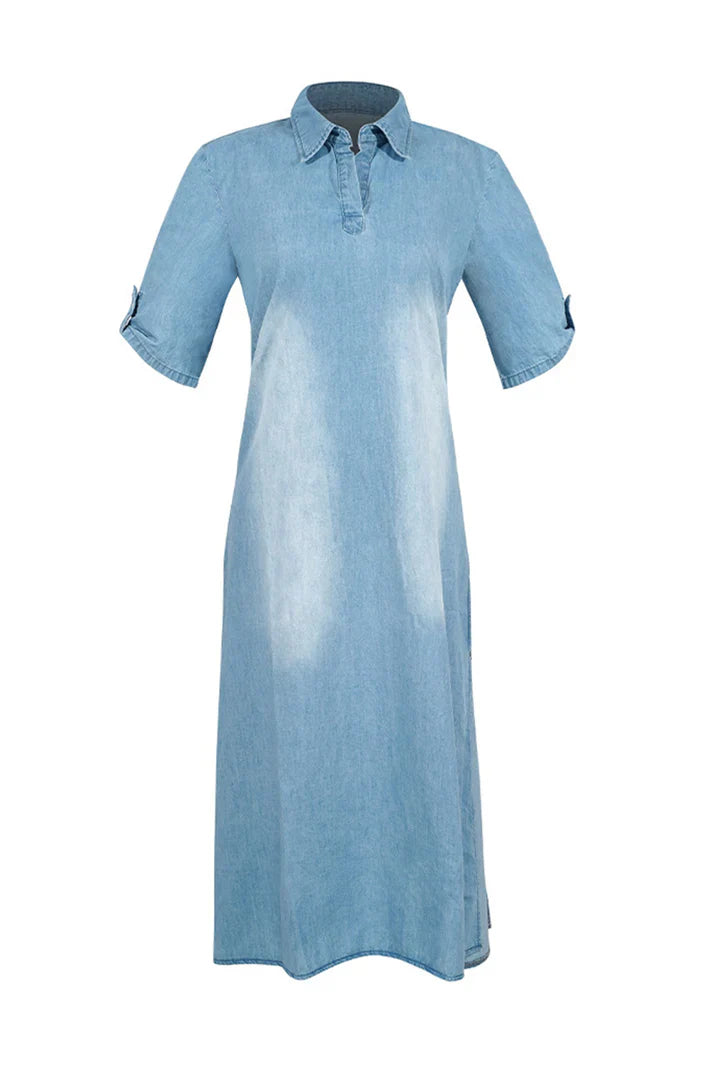 Kurzärmliges Jeanskleid mit Revers und Seitenschlitz