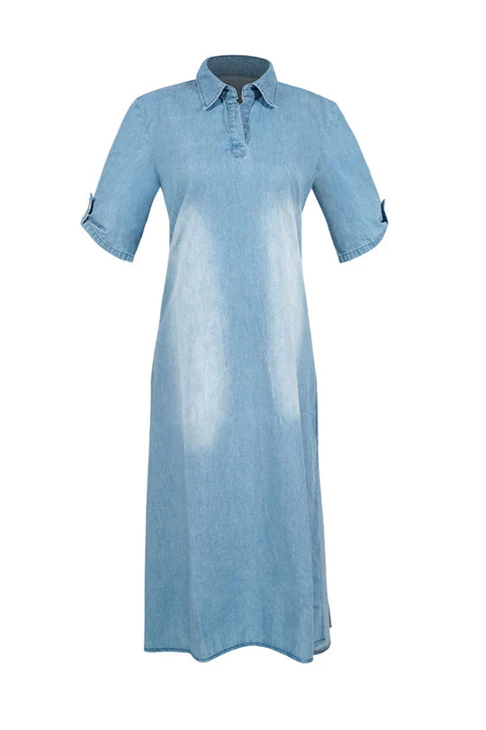 Kurzärmliges Jeanskleid mit Revers und Seitenschlitz