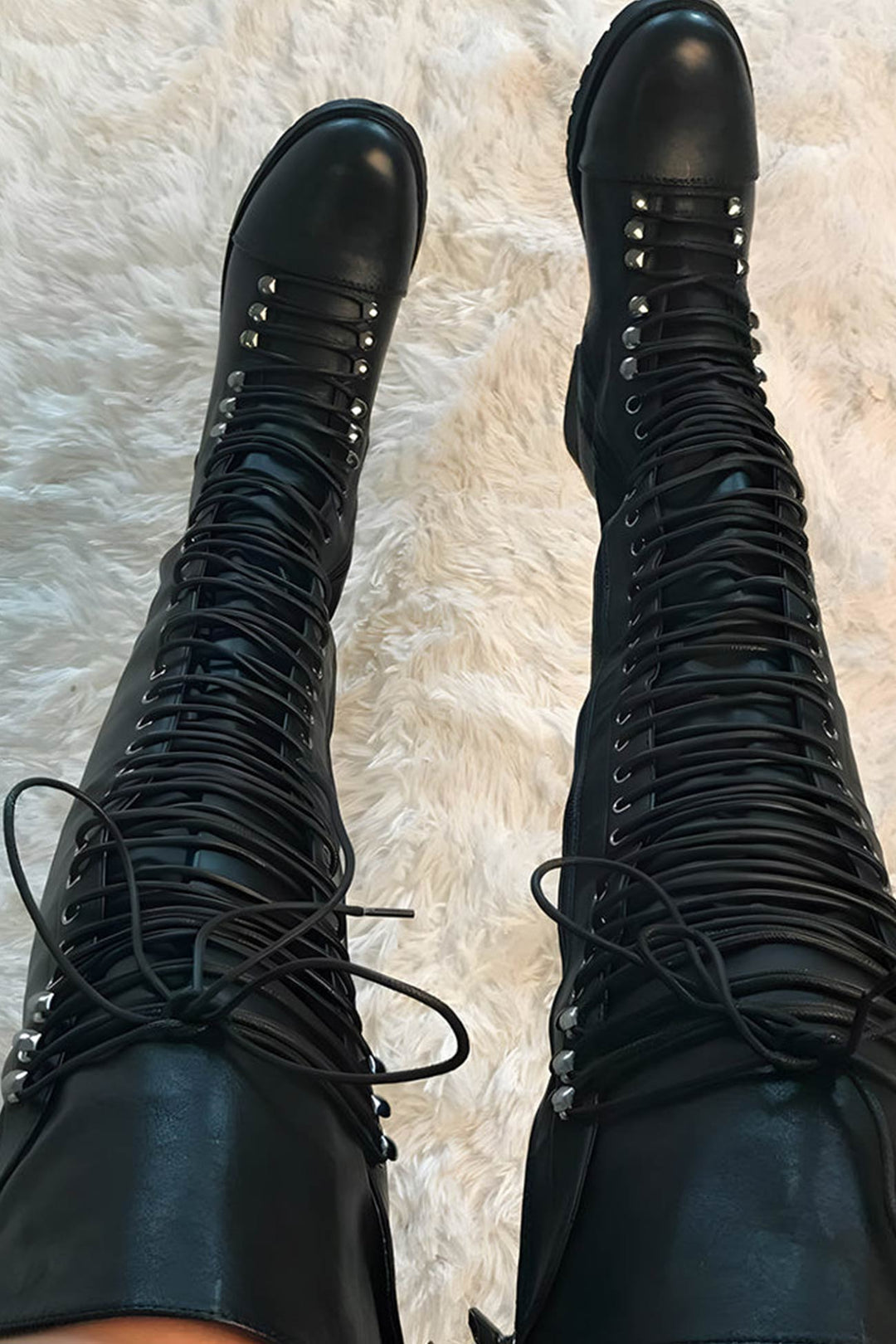 Heidi-Mode | Over-The-Knee Stiefel mit Schnürsenkeln