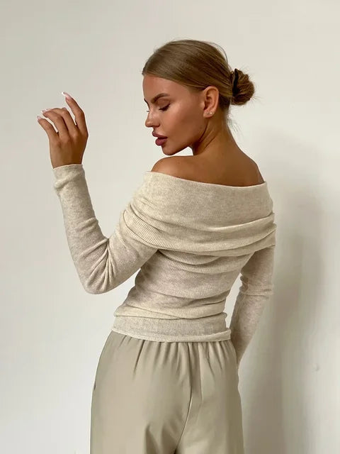 Gefaltener Off-Shoulder-Pullover mit langen Ärmeln