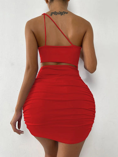 – Atemberaubendes One-Shoulder-Kleid