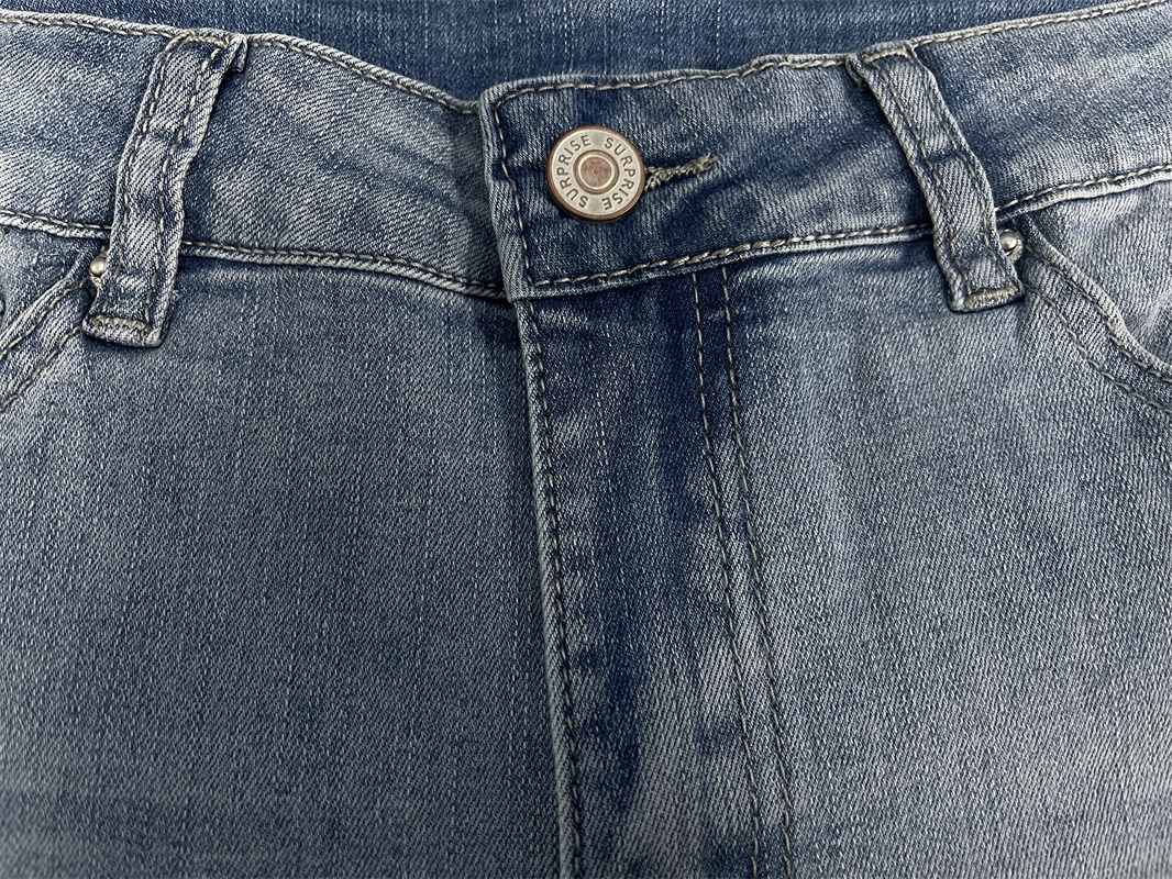 Heidi-Mode | Beinabschluss Ripped Jeans Shorts